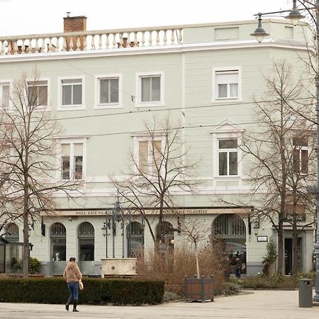 Apartamento Square 2 Debrecen Exterior foto